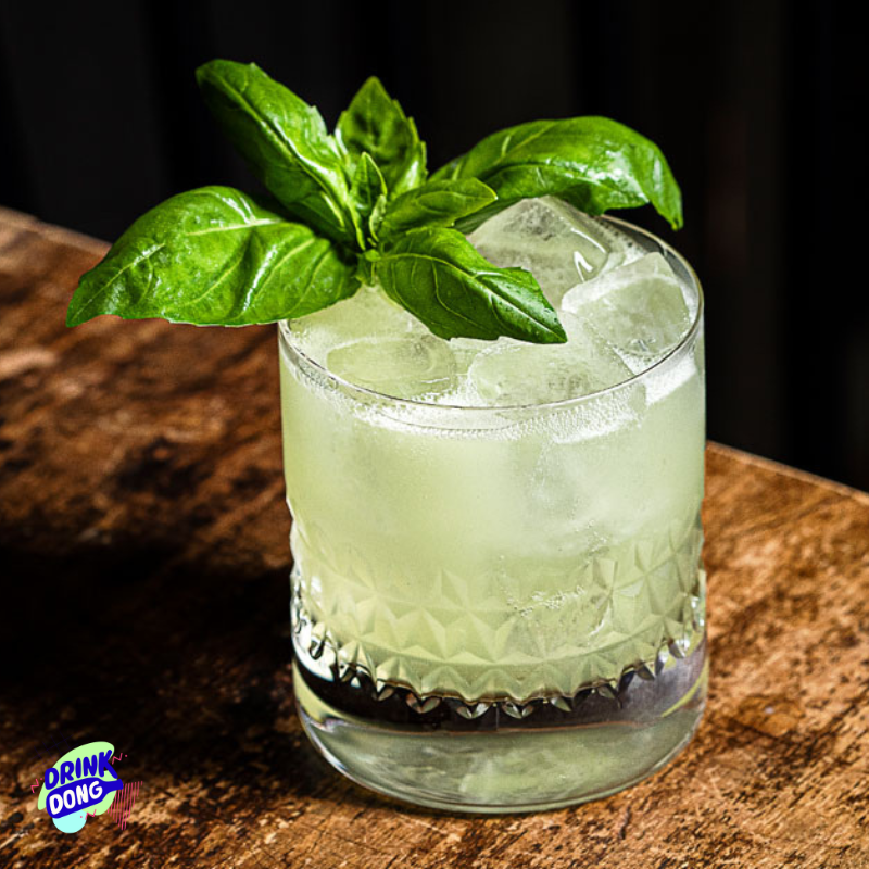 Cocktail Basil Smash au gin Octopus, Mikks Basil Lime et basilic frais