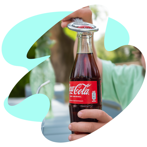 Bouteilles de soda en verre consigné distribuées par Drink Dong